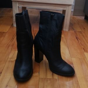 High-heel ankle boots